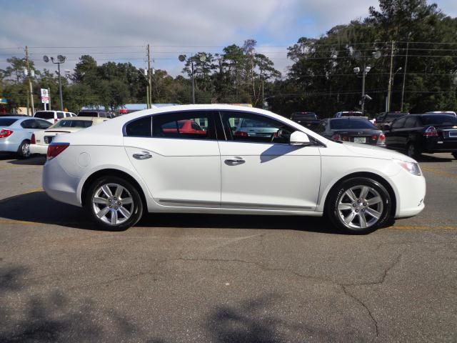 Buick LaCrosse 2011 photo 3