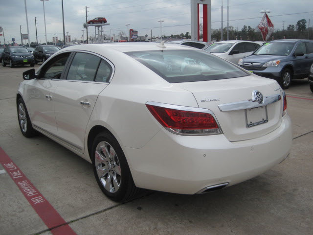 Buick LaCrosse 2011 photo 4