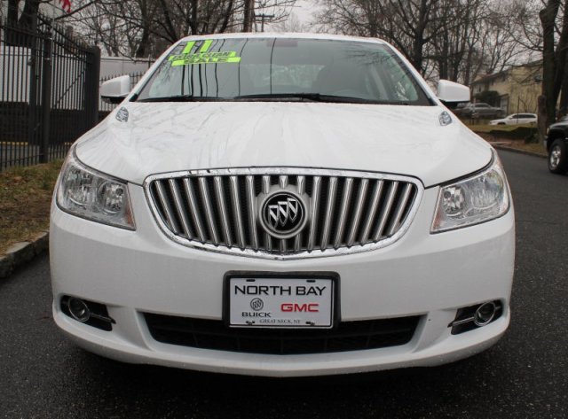 Buick LaCrosse 2011 photo 1