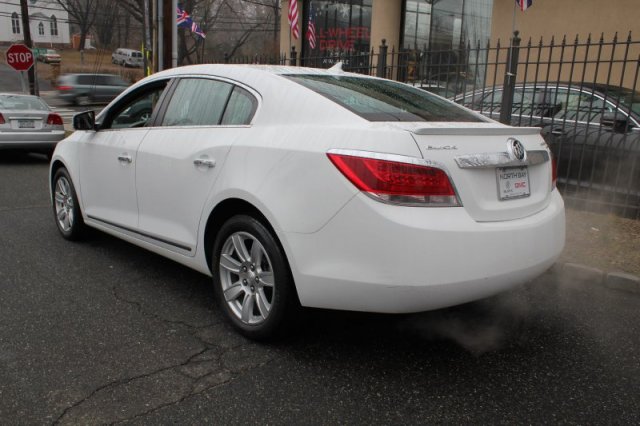 Buick LaCrosse 2011 photo 3