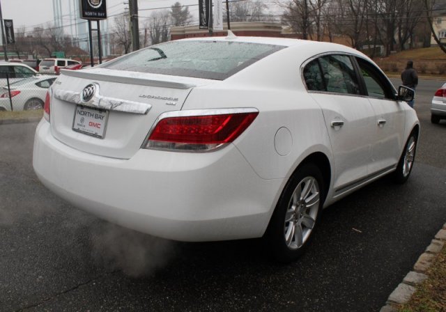 Buick LaCrosse 2011 photo 5