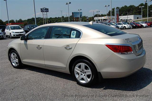 Buick LaCrosse 2011 photo 3