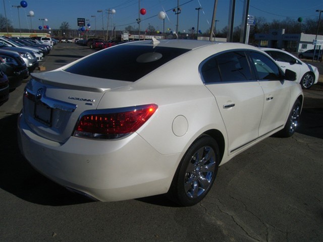 Buick LaCrosse 2011 photo 4