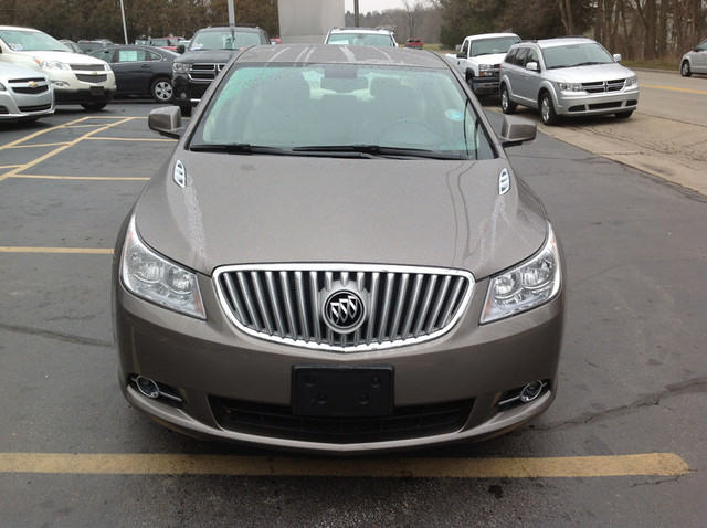 Buick LaCrosse 2011 photo 1