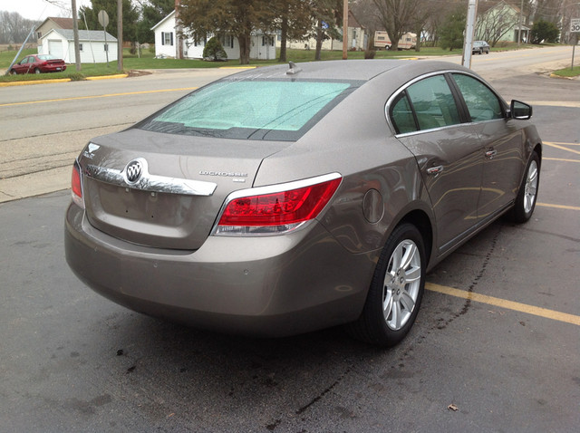 Buick LaCrosse 2011 photo 4