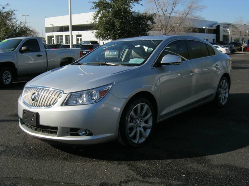 Buick LaCrosse 2011 photo 1