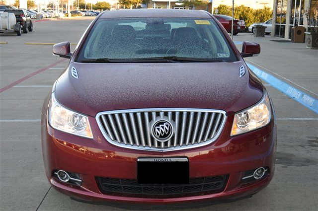 Buick LaCrosse 2011 photo 2