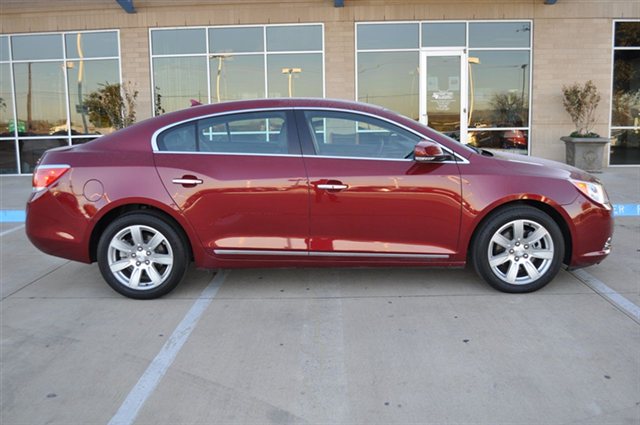 Buick LaCrosse 2011 photo 3