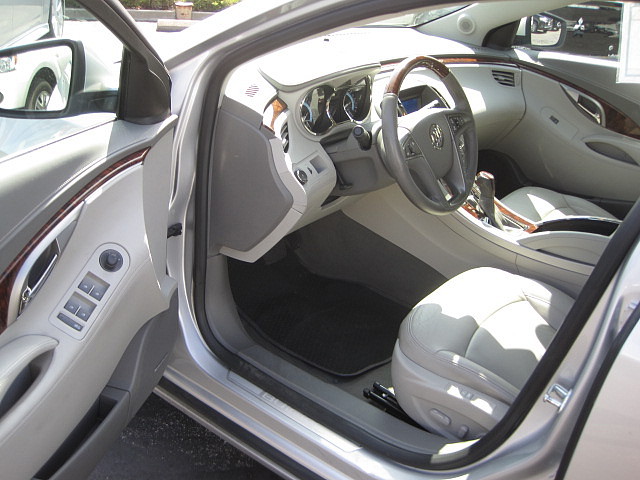 Buick LaCrosse 2011 photo 4