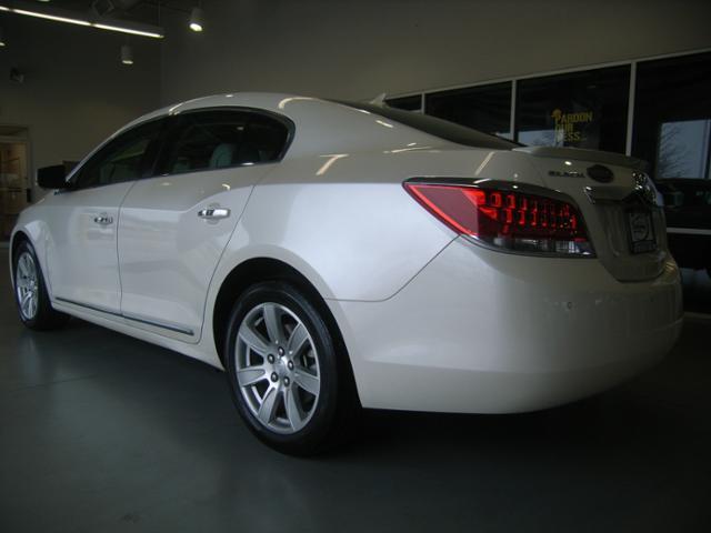 Buick LaCrosse 2011 photo 4