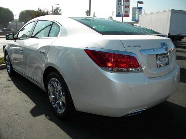 Buick LaCrosse 2011 photo 4