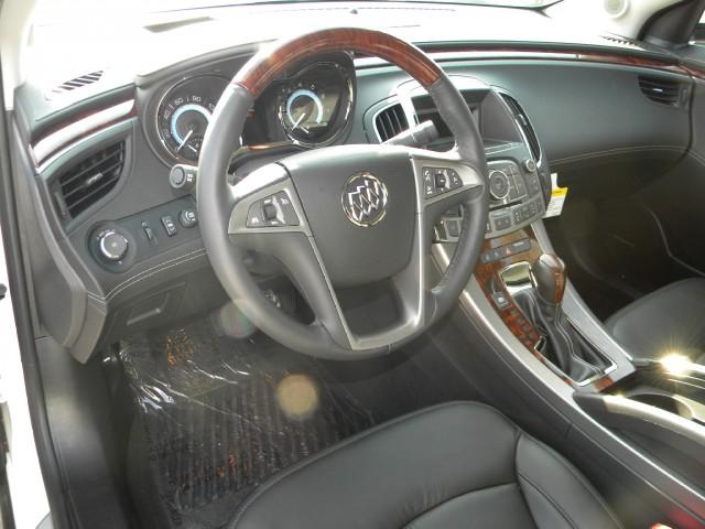 Buick LaCrosse 2011 photo 5