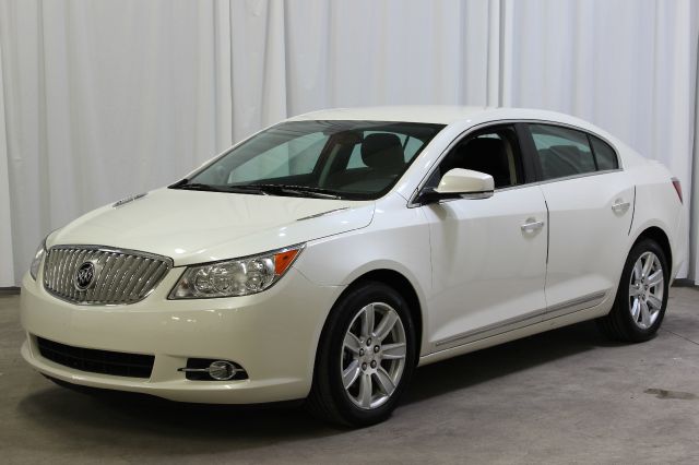 Buick LaCrosse 2011 photo 3