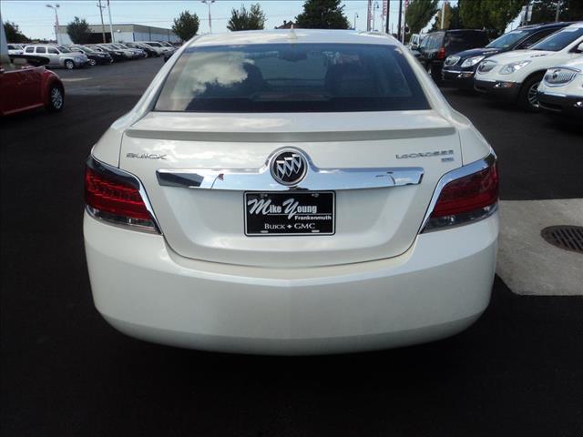 Buick LaCrosse 2011 photo 3