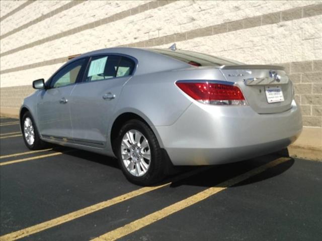 Buick LaCrosse 2011 photo 3