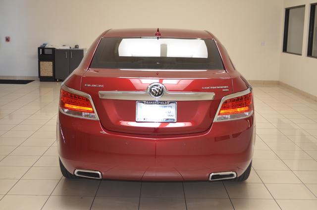 Buick LaCrosse 2011 photo 3