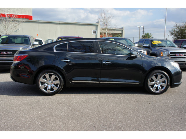 Buick LaCrosse 2011 photo 1