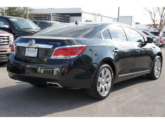 Buick LaCrosse 2011 photo 2