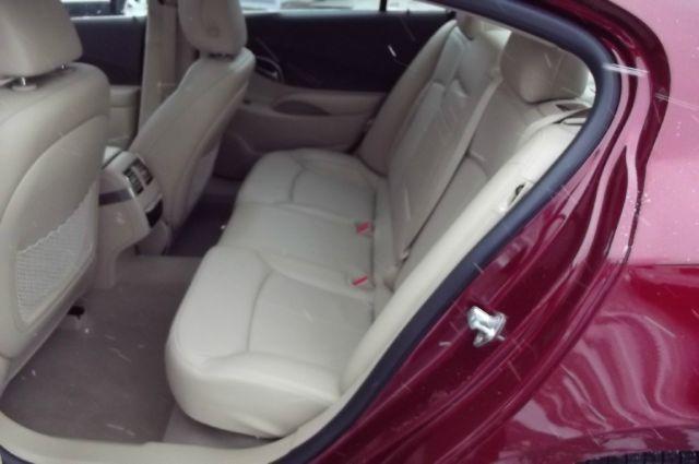 Buick LaCrosse 2011 photo 3