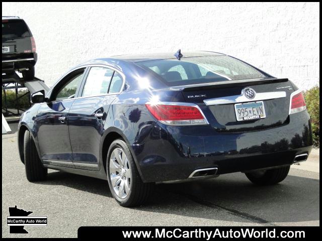 Buick LaCrosse 2011 photo 2