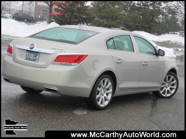 Buick LaCrosse 2011 photo 3