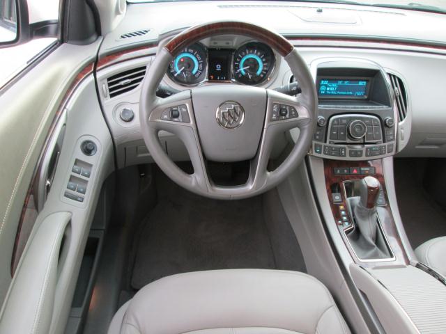 Buick LaCrosse 2011 photo 4