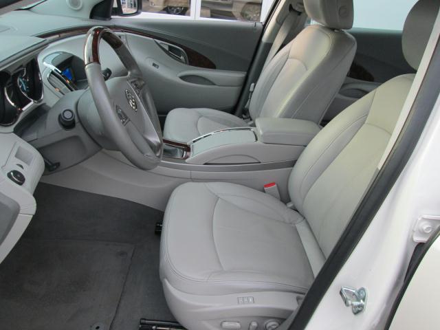 Buick LaCrosse 2011 photo 5