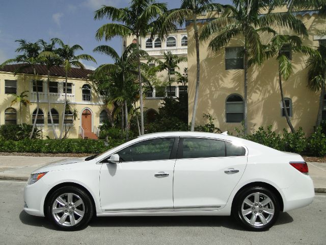 Buick LaCrosse 2013 photo 1