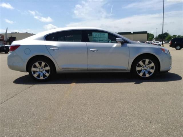 Buick LaCrosse 1500 4x4 Sport Sedan