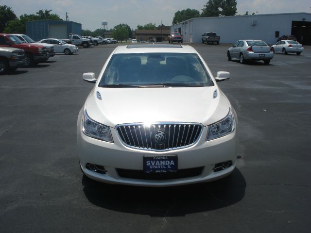 Buick LaCrosse 2013 photo 2