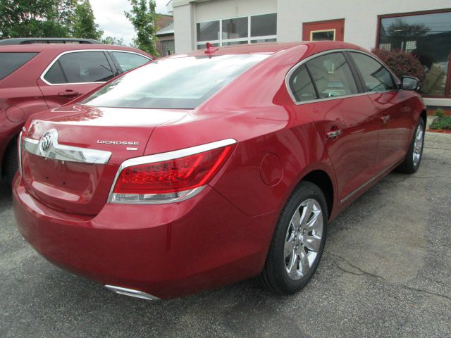 Buick LaCrosse 2013 photo 2