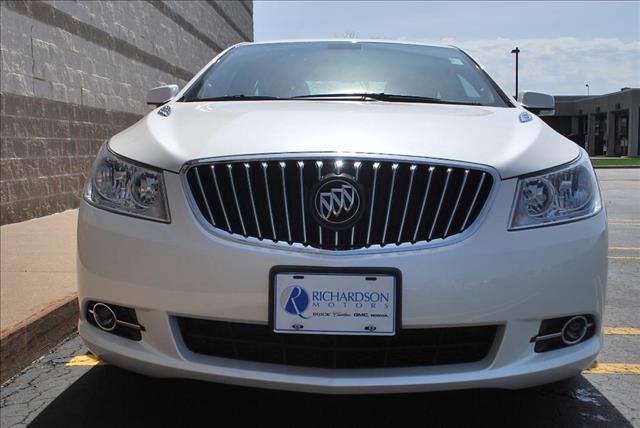 Buick LaCrosse 1500 4x4 Sport Sedan