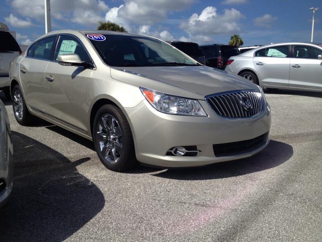 Buick LaCrosse 2013 photo 1