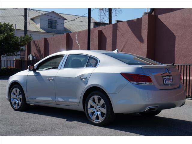 Buick LaCrosse 2013 photo 2