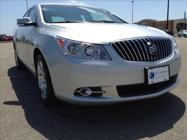 Buick LaCrosse 2013 photo 2