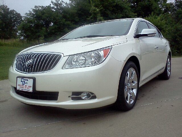 Buick LaCrosse 2013 photo 2