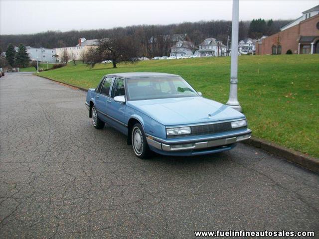 Buick LeSabre 1988 photo 1