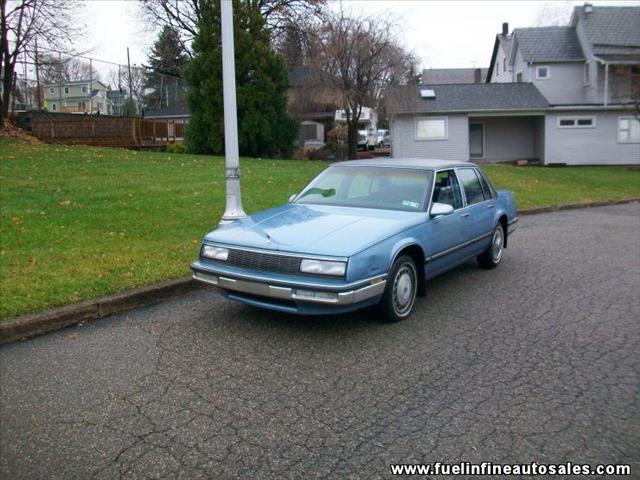 Buick LeSabre 1988 photo 2