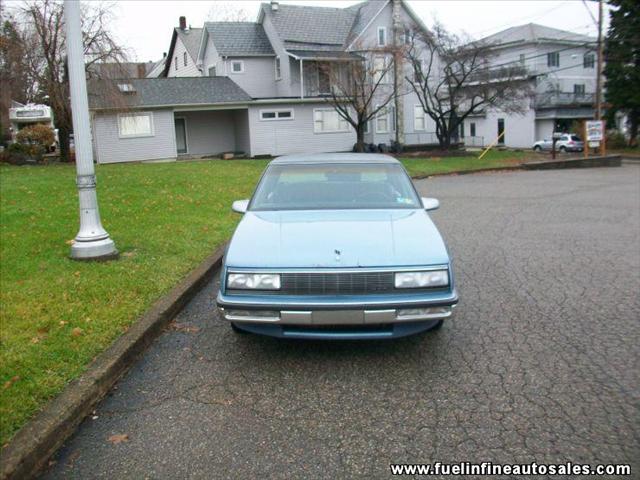 Buick LeSabre 1988 photo 3