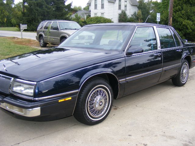 Buick LeSabre 1990 photo 1