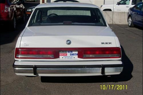 Buick LeSabre 1991 photo 3