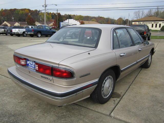 Buick LeSabre 1993 photo 3