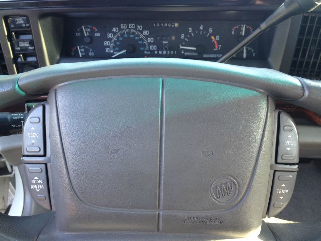 Buick LeSabre 1997 photo 1