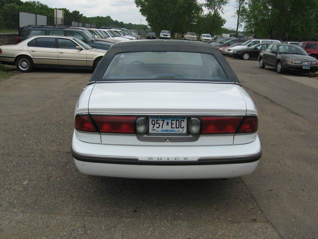 Buick LeSabre 1997 photo 12