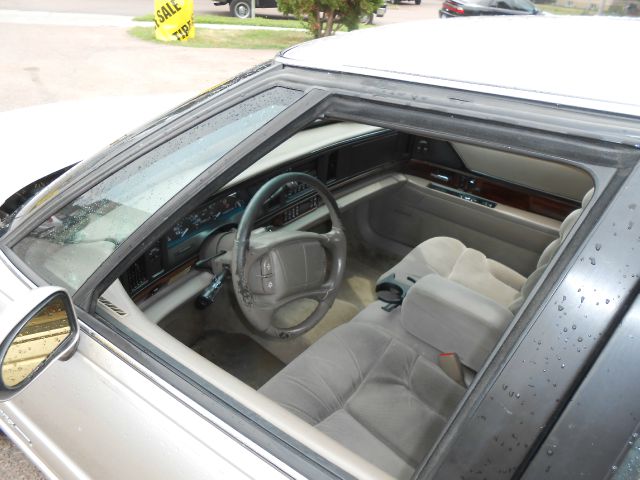 Buick LeSabre 1997 photo 1