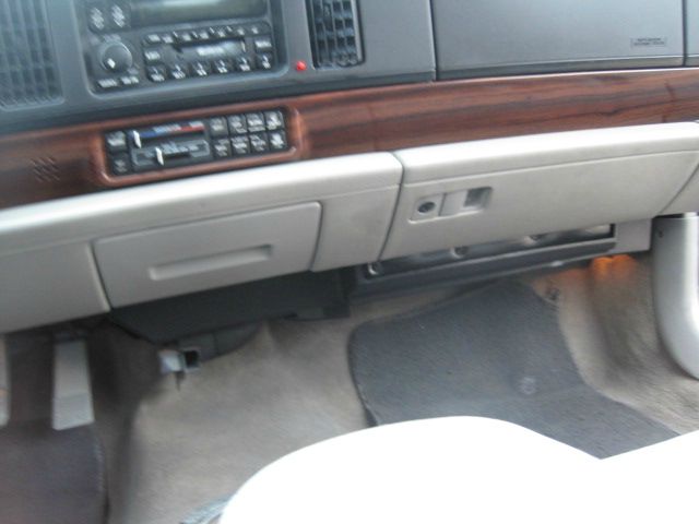 Buick LeSabre 1998 photo 2