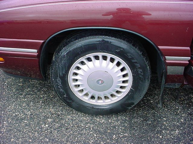 Buick LeSabre 1999 photo 2