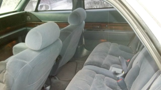 Buick LeSabre 1999 photo 2