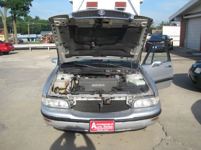 Buick LeSabre 1999 photo 3