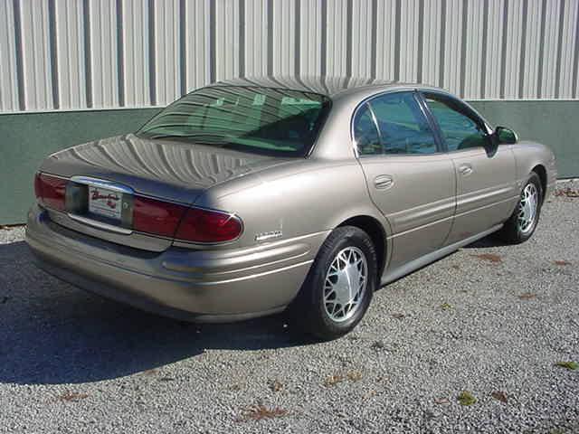 Buick LeSabre 2000 photo 2